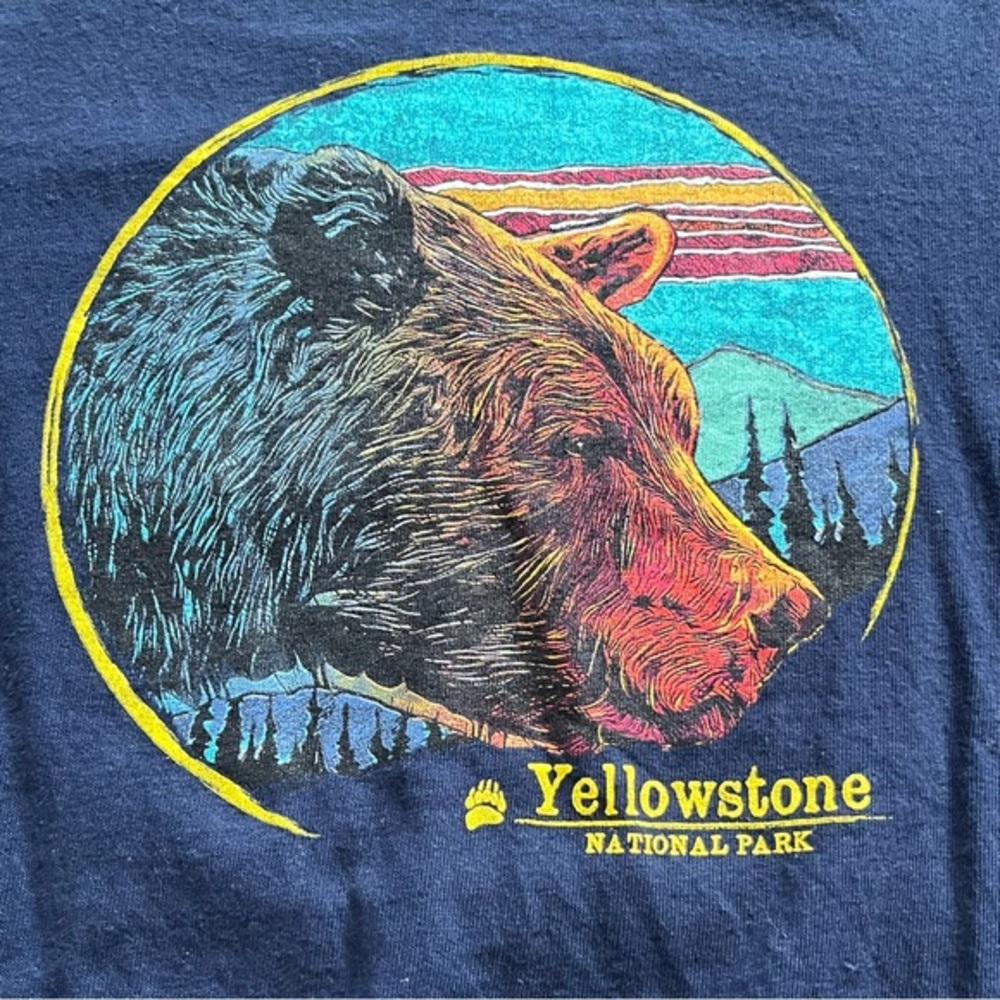 Yellowstone National Park Navy Blue TShirt Unisex L Bear Graphic Cotton Wildlife - Picture 3 of 8